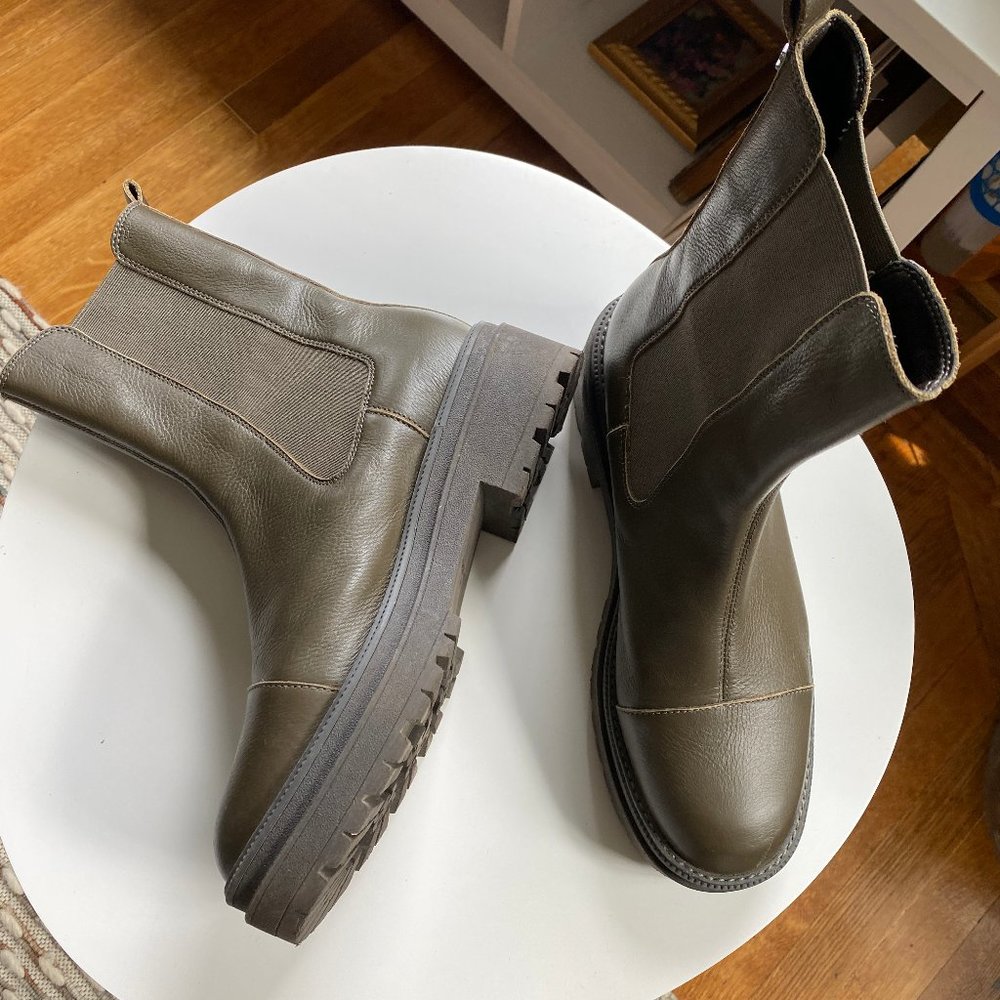 Sam Edelman wellington lug sole Chelsea Boot in Olive green size 10.5